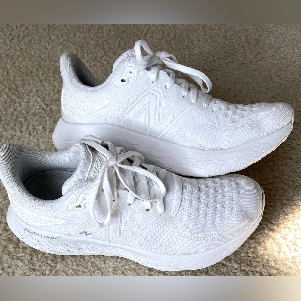 New Balance Women’s Fresh Foam 1080 sneakers, all white size 8 great condition!!
